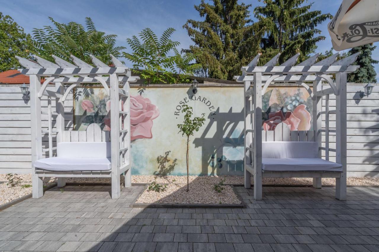 Villa Rose Garden Nyíregyháza Exteriér fotografie