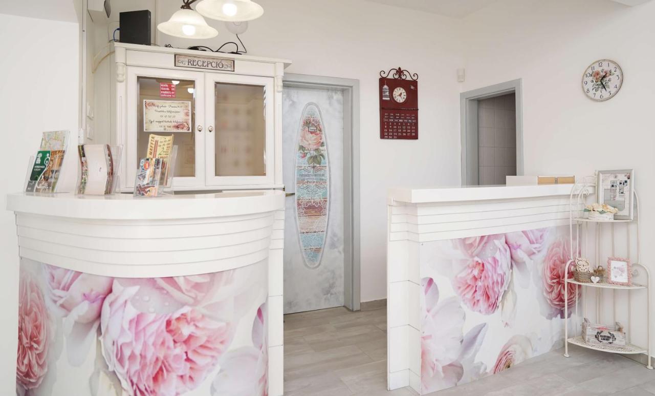 Villa Rose Garden Nyíregyháza Exteriér fotografie