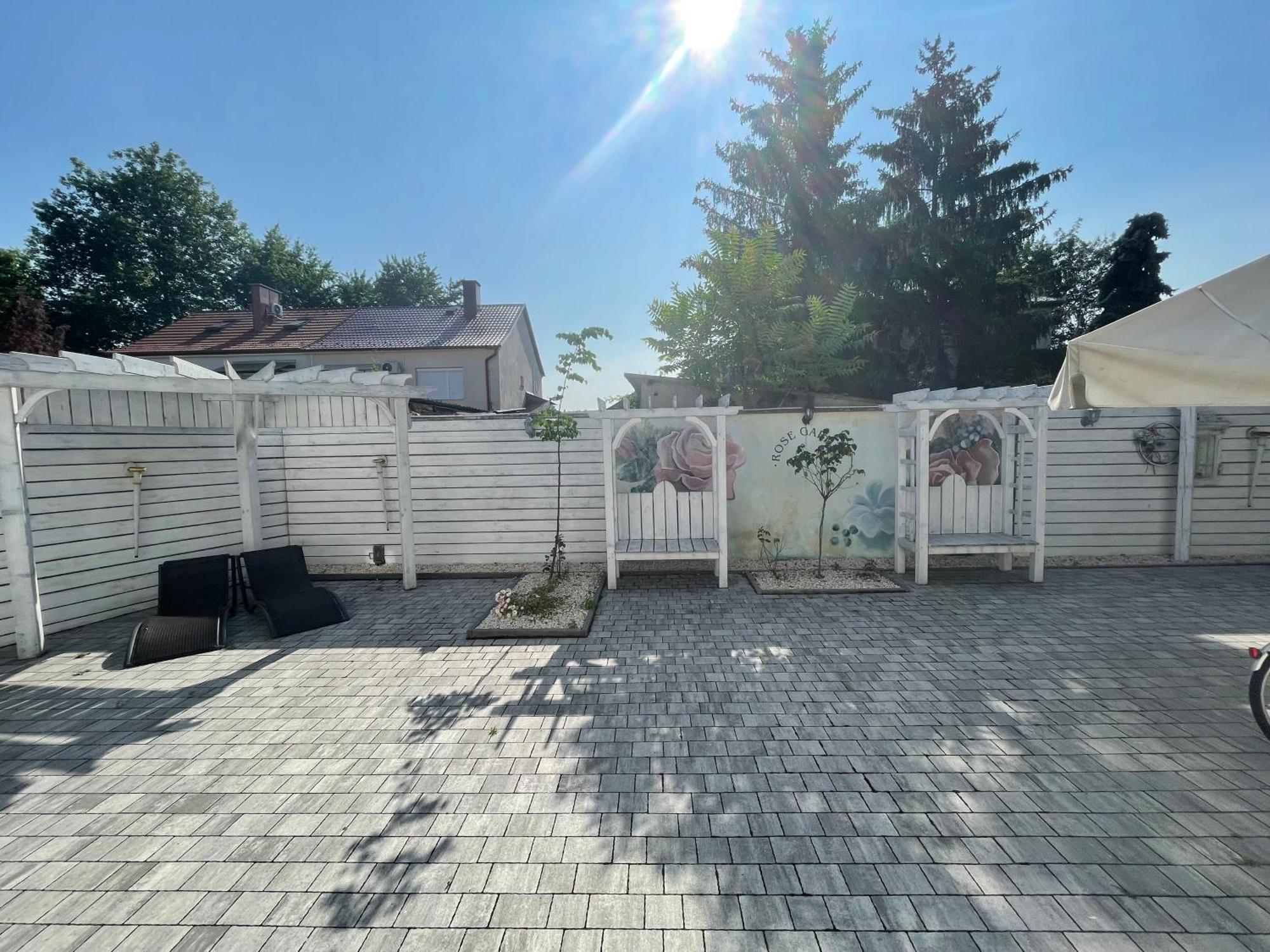 Villa Rose Garden Nyíregyháza Exteriér fotografie