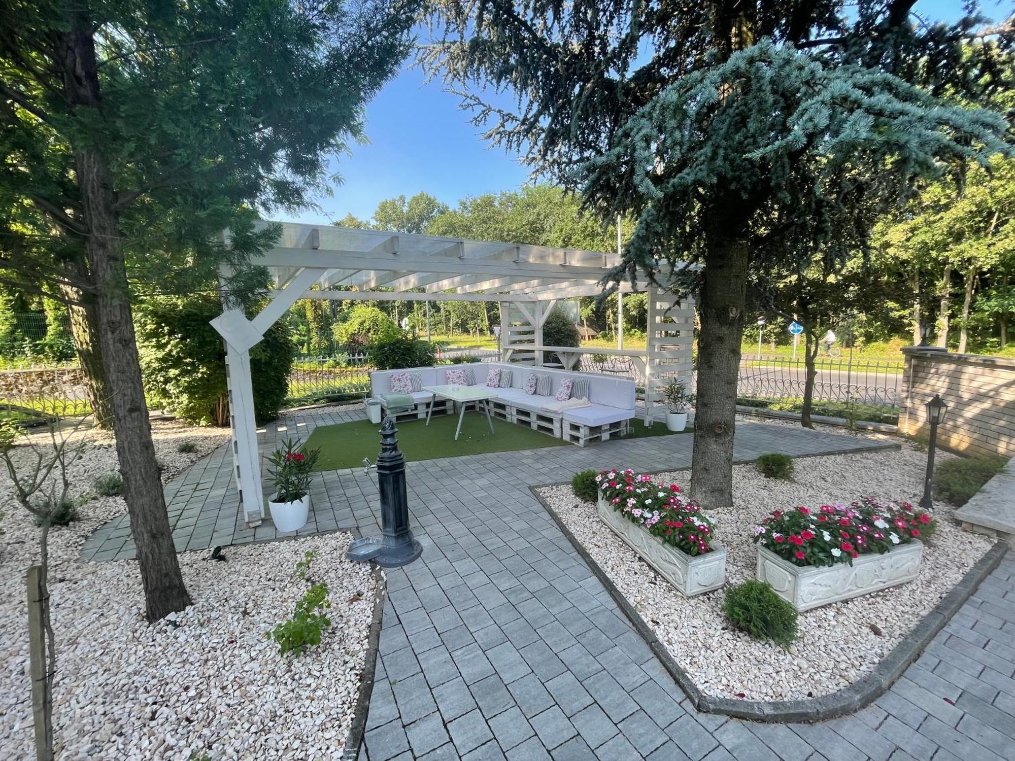 Villa Rose Garden Nyíregyháza Exteriér fotografie