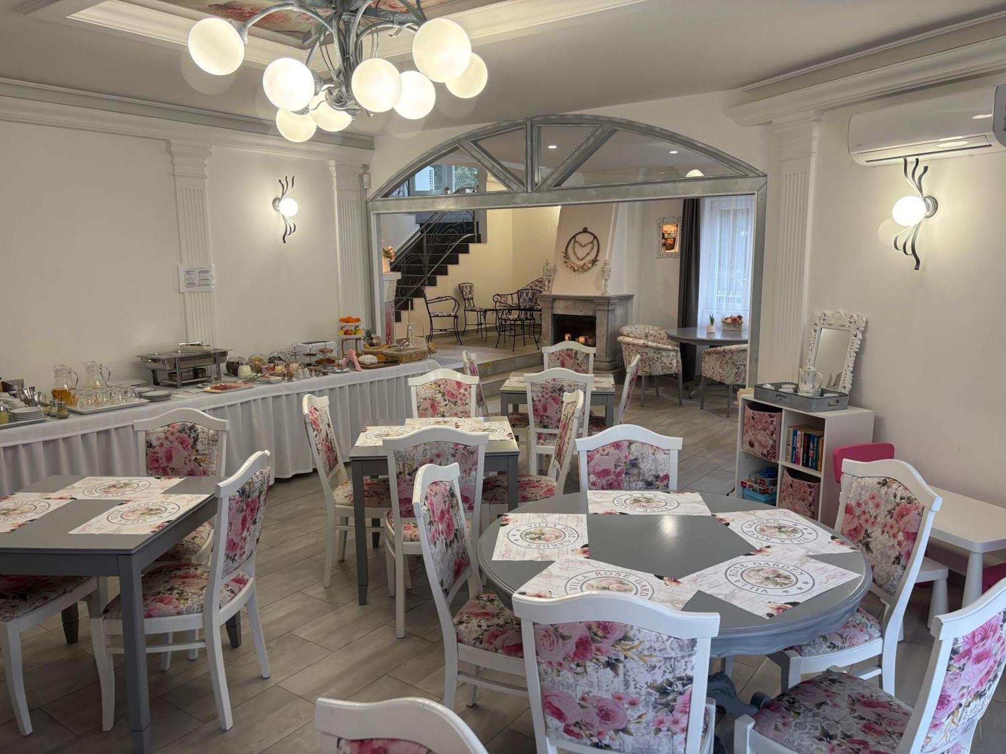 Villa Rose Garden Nyíregyháza Exteriér fotografie
